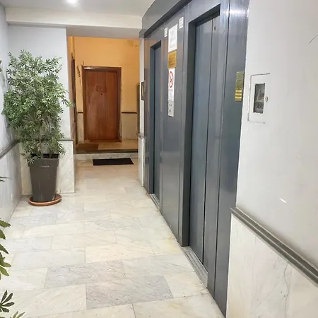 아파트 Amazing And Penthouse With Terraces In The Heart Of