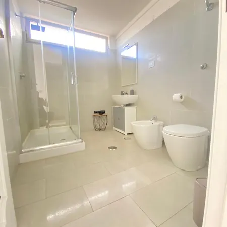 Amazing And Penthouse With Terraces In The Heart Of נאפולי